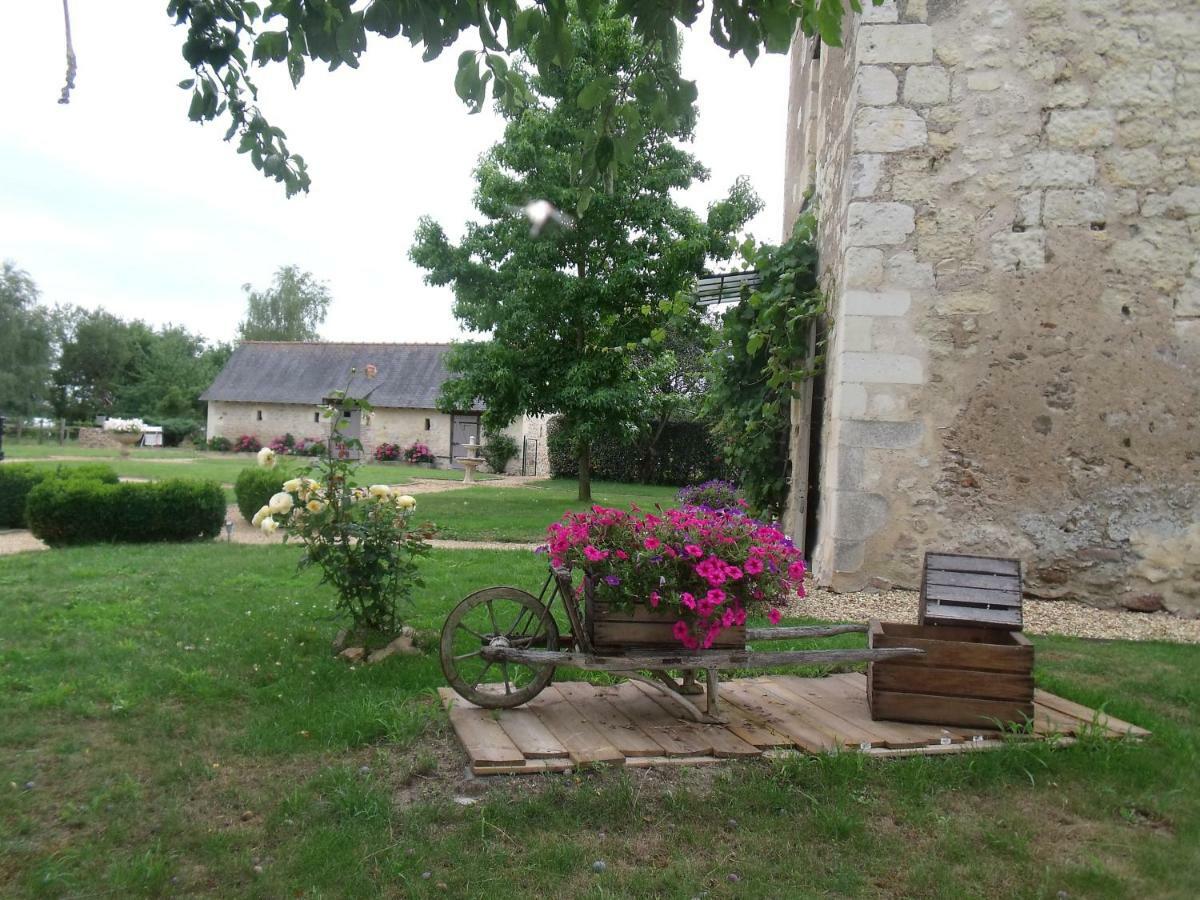 Vila La Tour Du Grand Boust Longué Exteriér fotografie